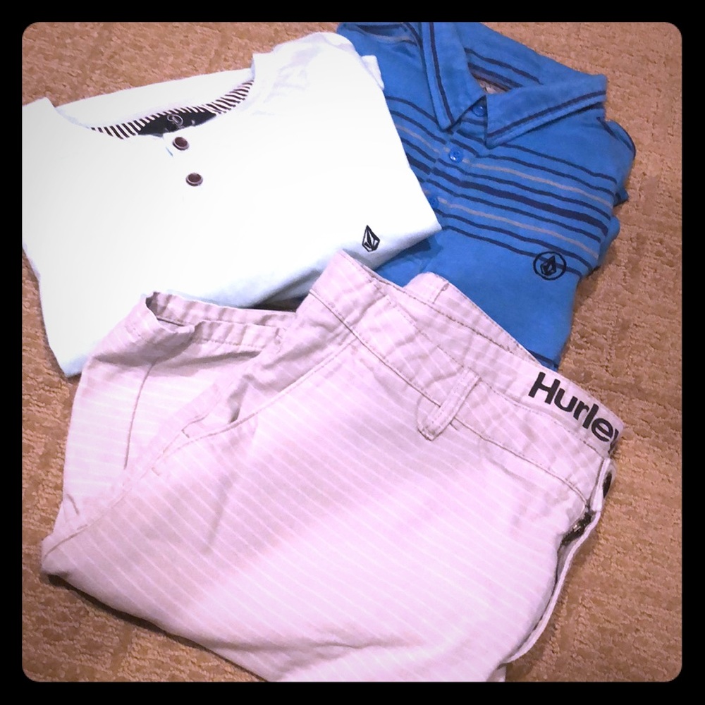Men’s Shorts Hurley and 2 volcom Shirts